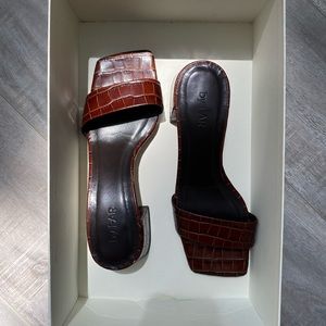 by far Courtney Nutella Croco Embossed Leather 37